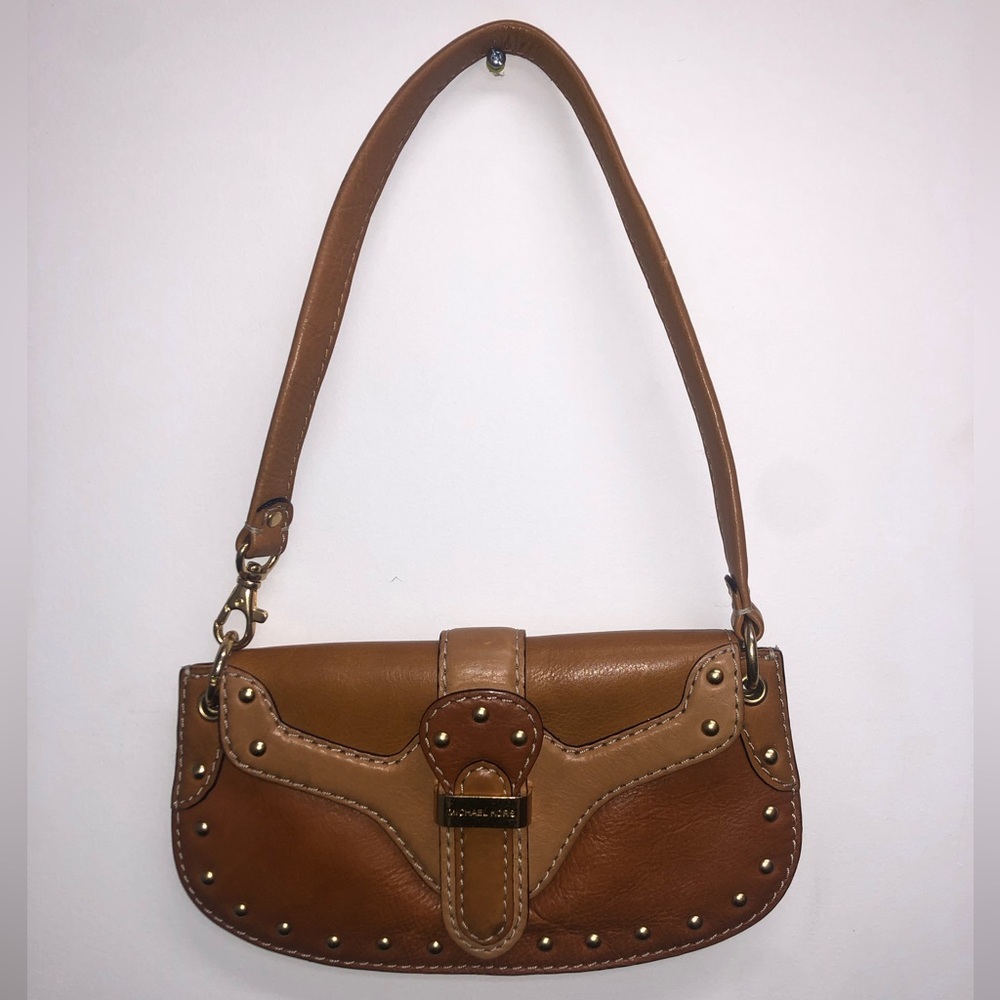 Beautiful Leather vintage Michael Kors clutch/wristlet purse.